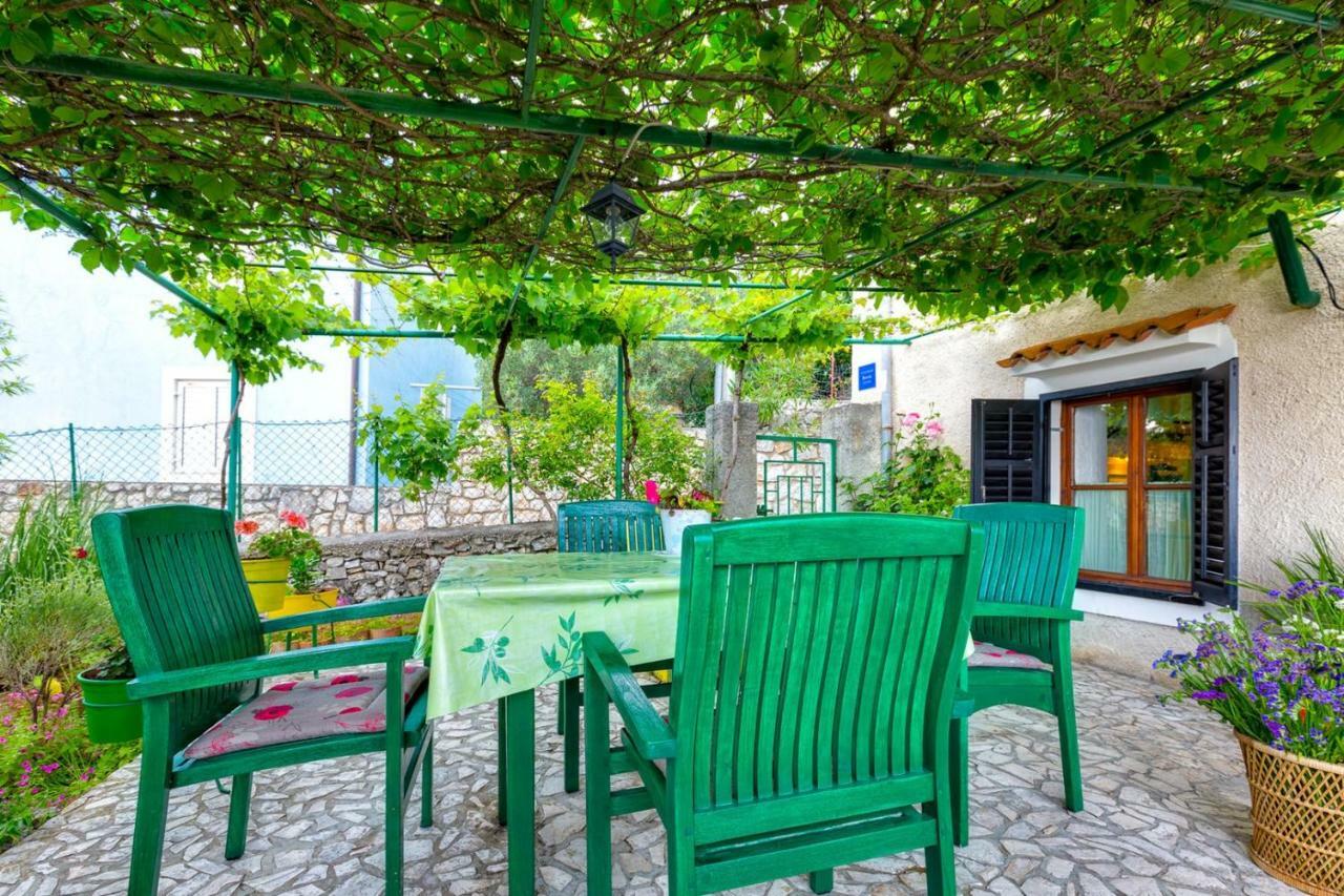 Apartments Nona, Miholascica Εξωτερικό φωτογραφία